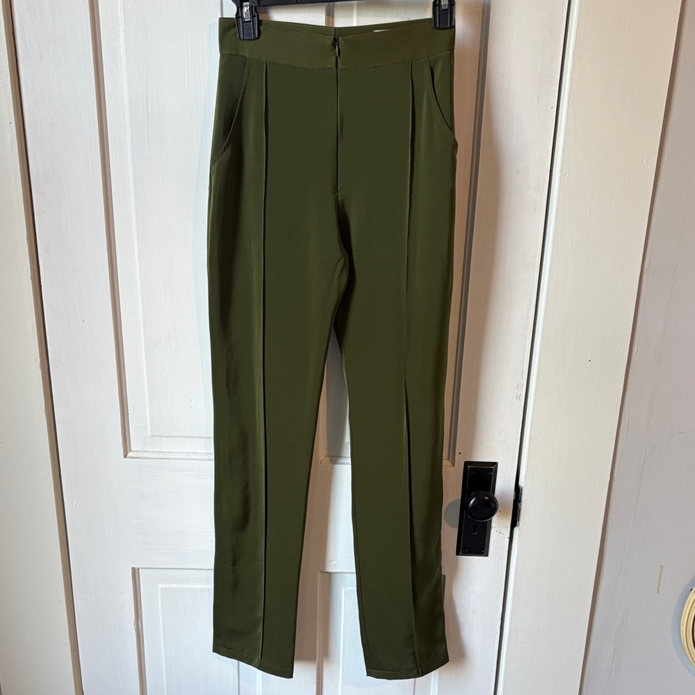 Chic Olive Women's Pants‎